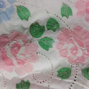 Gorgeous tablecloth and 12 napkins